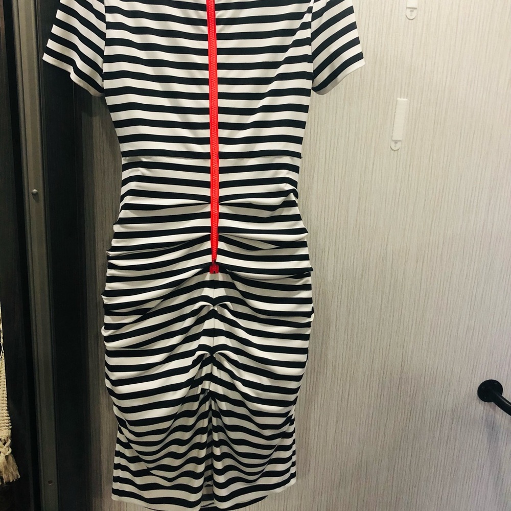 🎉HP🎉❤️‍🔥Vince Camuto-Midi Short Sleeve Dress Measurements in Description❤️‍🔥 - Picture 12 of 15